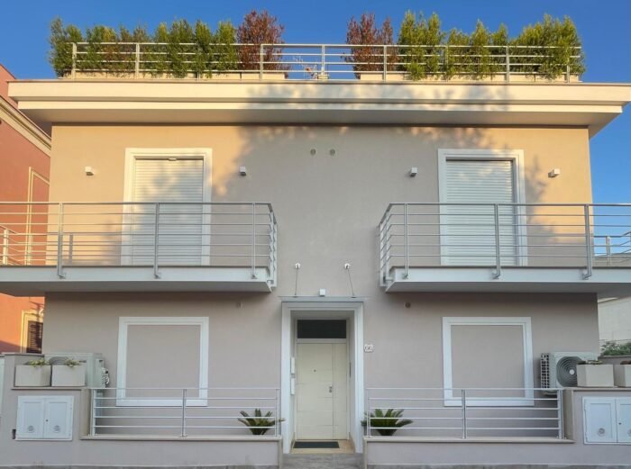 immagine copertina via atratina